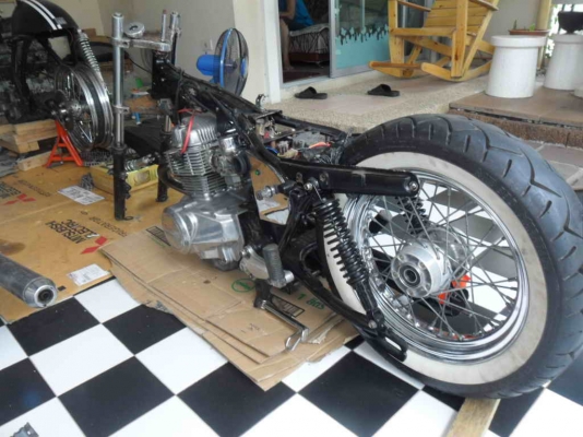 cb400 สองสูบสุดคลาสสิค