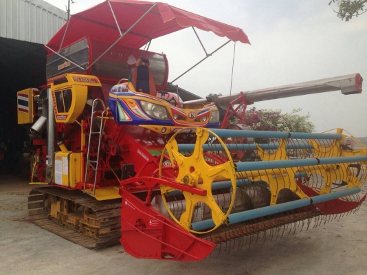 ขายรถเกี่ยวข้าว จ้าวช้าง ปี 53 เครื่อง 6D17 turbo 24 วาล์ว สภาพสวยพร้อมใช้งาน