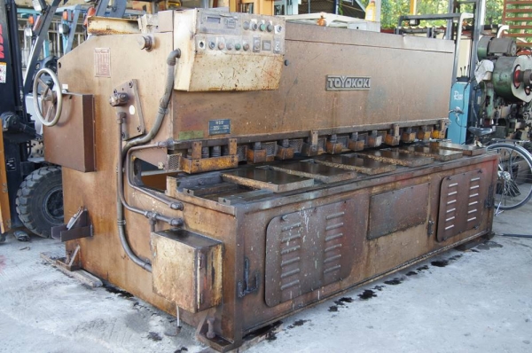 เครืองตัดเหล็ก ขนาด 3 เมตร TOYOKOKI ราคา 380,000.- บาท เครืองตัดเหล็ก ขนาด 3 เมตร TOYOKOKI ราคา 380,000.- บาท