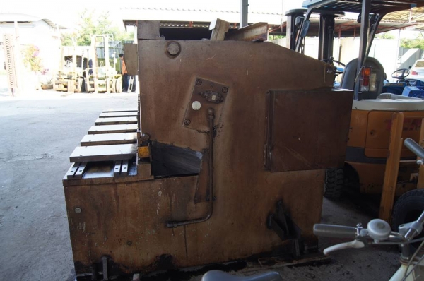 เครืองตัดเหล็ก ขนาด 3 เมตร TOYOKOKI ราคา 380,000.- บาท เครืองตัดเหล็ก ขนาด 3 เมตร TOYOKOKI ราคา 380,000.- บาท