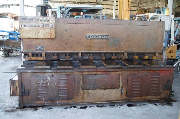 เครืองตัดเหล็ก ขนาด 3 เมตร TOYOKOKI ราคา 380,000.- บาท เครืองตัดเหล็ก ขนาด 3 เมตร TOYOKOKI ราคา 380,000.- บาท