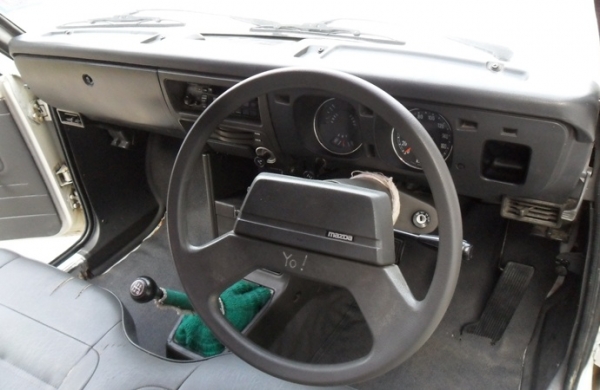 เจ้า Mazda Familia ตัวน้อย เจ้า Mazda Familia ตัวน้อย