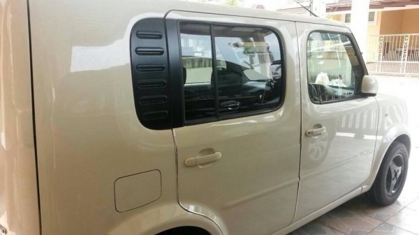 ขายรถสวยมากๆนำเข้าจากJapan ยี่ห้อNissan Cube ปี 2005 Auto สามารถเลือกขับได้ทั้ง 4WD และ 2WD สภาพดีมากๆ เดิมๆ ราคา เพียง 287,000.-บาท สนใจติดต่อ Gun Bangkok 093-9319456 ครับ (รถจอดที่กรุงเทพครับ)