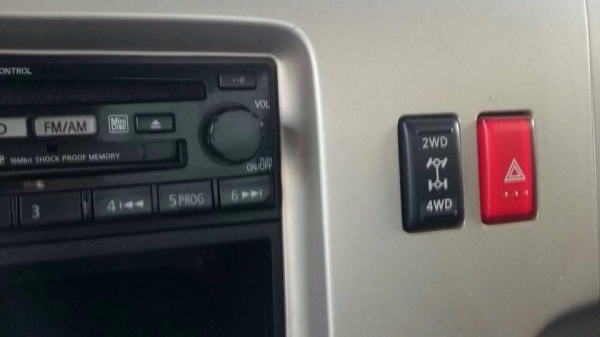 ขายรถสวยมากๆนำเข้าจากJapan ยี่ห้อNissan Cube ปี 2005 Auto สามารถเลือกขับได้ทั้ง 4WD และ 2WD สภาพดีมากๆ เดิมๆ ราคา เพียง 287,000.-บาท สนใจติดต่อ Gun Bangkok 093-9319456 ครับ (รถจอดที่กรุงเทพครับ)