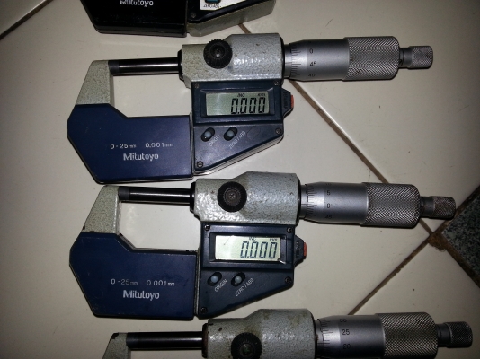 ขายไมโครมิเตอร์Mitutoyoแบบหน้าจอดิจิตอล 0-25mm ความละเอียด 0.001mm (made in japan)