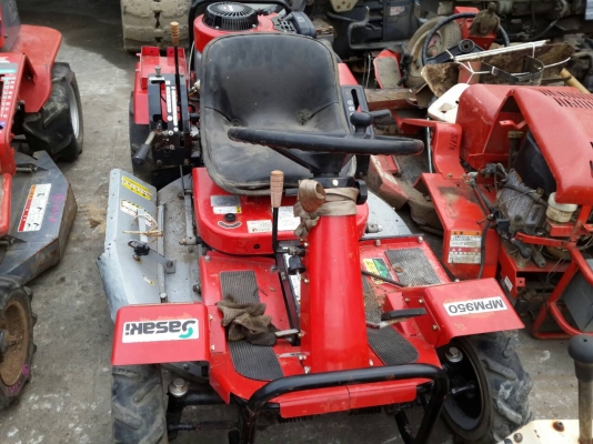 ขาย รถตัดหญ้า นั่งขับ เครื่องยนต์เบนซิล มีให้เลือกหลายคัน มือสองญี่ปุ่น