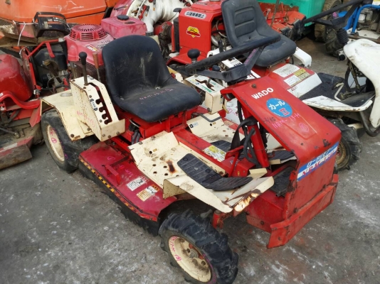 ขาย รถตัดหญ้า นั่งขับ เครื่องยนต์เบนซิล มีให้เลือกหลายคัน มือสองญี่ปุ่น