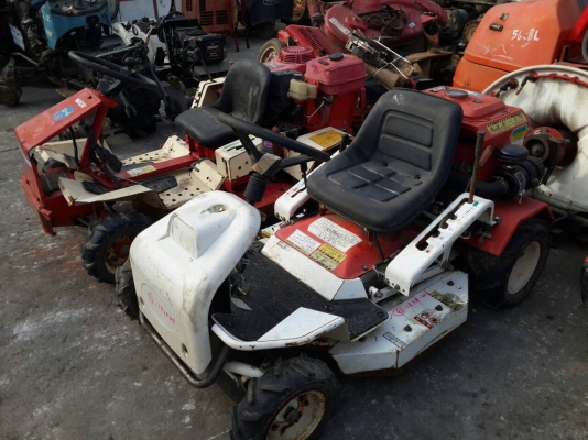 ขาย รถตัดหญ้า นั่งขับ เครื่องยนต์เบนซิล มีให้เลือกหลายคัน มือสองญี่ปุ่น