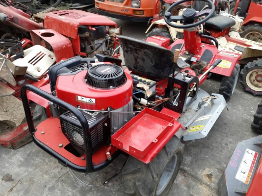 ขาย รถตัดหญ้า นั่งขับ เครื่องยนต์เบนซิล มีให้เลือกหลายคัน มือสองญี่ปุ่น