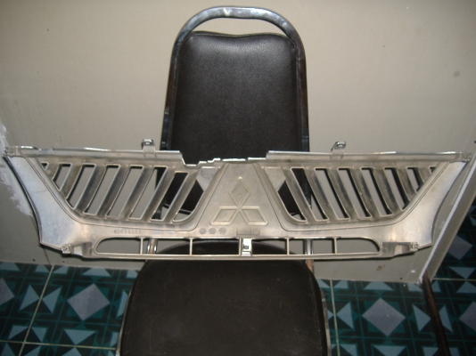 ขาย กระจังหน้า มิตซู สตราด้า ขาย กระจังหน้า มิตซู สตราด้า