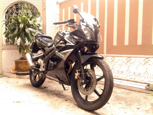 ขออนุญาติขาย HONDA CBR 150 ปี52 ตัวล่าสุด ลายไฟ สตา์ร์ทมือ โอนให้ฟรีครับ