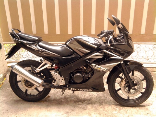 ขออนุญาติขาย HONDA CBR 150 ปี52 ตัวล่าสุด ลายไฟ สตา์ร์ทมือ โอนให้ฟรีครับ
