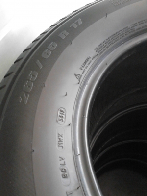 ถอดใหม่ๆ ยางปี 12 MICHELIN LATITUDE TOUR 265/65R17 มีชุด 4 เส้น TEL.081-427-3941 ถอดใหม่ๆ ยางปี 12 MICHELIN LATITUDE TOUR 265/65R17 มีชุด 4 เส้น TEL.081-427-3941