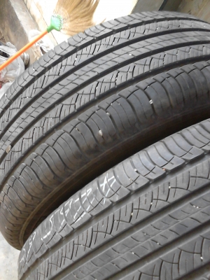 ถอดใหม่ๆ ยางปี 12 MICHELIN LATITUDE TOUR 265/65R17 มีชุด 4 เส้น TEL.081-427-3941 ถอดใหม่ๆ ยางปี 12 MICHELIN LATITUDE TOUR 265/65R17 มีชุด 4 เส้น TEL.081-427-3941