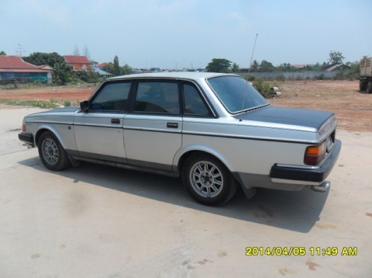 ขายรถ วอลโว่ 244 Glt ปี87 เครื่องเดิม2.4 เกียร์ออโต้ ติดแก๊ส LPG ภายในสวยเดิมมากๆ กระจกไฟฟ้าทั้งคัน เพาเวอร์ แอร์เย็นมาก ตัวถังเดิม สีซีด ทรงสวยเดิม เครื่องดี เกียร์ดี ยางใหม่ 4 เส้น ภาษีปี57 รถขับดีครับ น่าสะสม ขายถูกครับ
