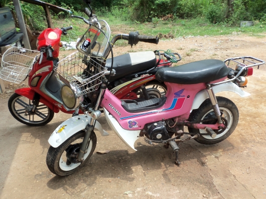 ขายรถชาลีเครื่องเวฟ100 มีคู่มือ แถมรถจักรยานไฟฟ้า