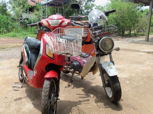 ขายรถชาลีเครื่องเวฟ100 มีคู่มือ แถมรถจักรยานไฟฟ้า ขายรถชาลีเครื่องเวฟ100 มีคู่มือ แถมรถจักรยานไฟฟ้า