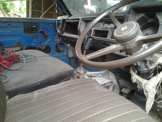 ขายรถอีซูซุ6ล้อเครื่อง4BE1เคเอสภาษีขาดปี56ลดเหลือ195000บาท ขายรถอีซูซุ6ล้อเครื่อง4BE1เคเอสภาษีขาดปี56ลดเหลือ195000บาท