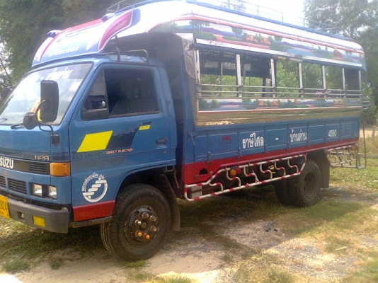 ขายรถหกล้ออีซูสุNPRหลังคาสองแถว