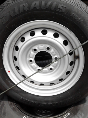 ขายะกะทะล้อ 6 รู พร้อมยาง BRIDGESTONE DURAVIS R611 TEL.081-427-3941