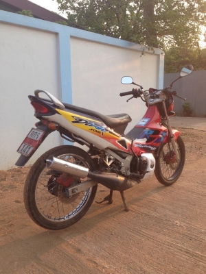 ขายรถ Honda Dash125 ปี40 มีเล่มทะเบียนเอกสารพร้อมโอน มีคลิปเครื่องยนต์