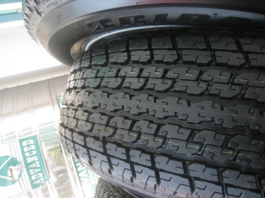 ขายล้อแม็กป้ายแดง pajerosport 17"x7.5" et38 6h139.7 ยางปี13 สนใจติดต่อเล็กคลองสามครับ (081-3747940)