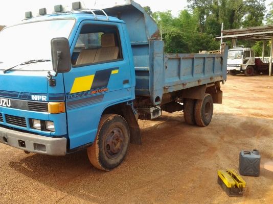 ขาย  6ล้อดั้มISUZU   NPR  เครื่อง 4BD1  เล่มทะเบียนแจ้ง  ม   79