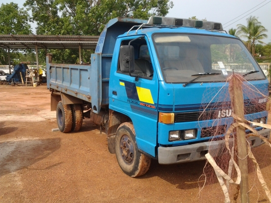 ขาย  6ล้อดั้มISUZU   NPR  เครื่อง 4BD1  เล่มทะเบียนแจ้ง  ม   79
