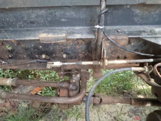 ขายไอ้หนุ่มทางหลวง toyota BU  85 แรงม้า ดั้ม 4 ตัน ราคา 220000 บาททะเบียนขาด 1ปี