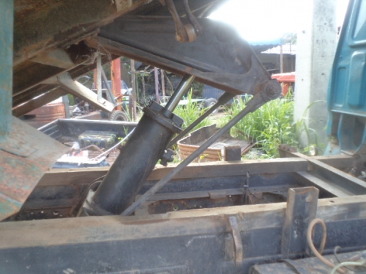 ขายไอ้หนุ่มทางหลวง toyota BU  85 แรงม้า ดั้ม 4 ตัน ราคา 220000 บาททะเบียนขาด 1ปี