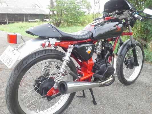 Honda gl125แต่งแนวคาเฟ่ เอกสารเล่มส้มแท้ รถพร้อมใช้ครับ