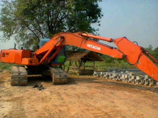 **800,000 บ.ต่อรอง**ขายแบ็คโฮ HITACHI EX200-3 Super เครื่องเดิมปั้มเดิม ไฟฟ้าครบ ช่วงล่างดีแน่นดี เอวดี ไม่แตก โซ่ โรลเลอร์ ใบแทร็ก สภาพดี 70\% ทำงานดีไม่โหลด รถทำงานได้ปกติ พร้อมใช้ พร้อมลุยงาน เอกสารเล่มทะเบียนครบ ราคาต่อรองได้เด้อ พี่น้องครับ