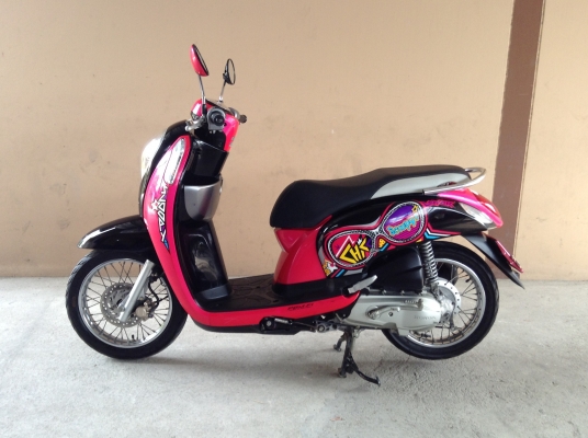 ขาย!!! สกู๊ปปี้ไอ ตัวใหม่ ปี56 รถเครื่องดีคับ ทะเบียนครบ ภาษีไม่หมด