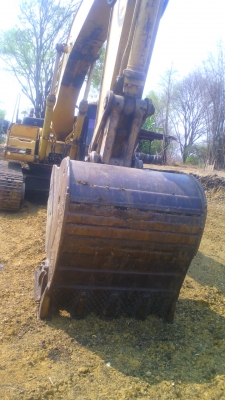 รถขุด แค๊ต ๓๓๐ บี เครื่องอีซูสุ เดก้า ๒๗๐ ช่วงล่างสวยเต็มร้อย ชอบราคาเท่าไร ต่อรองกันได้ครับ