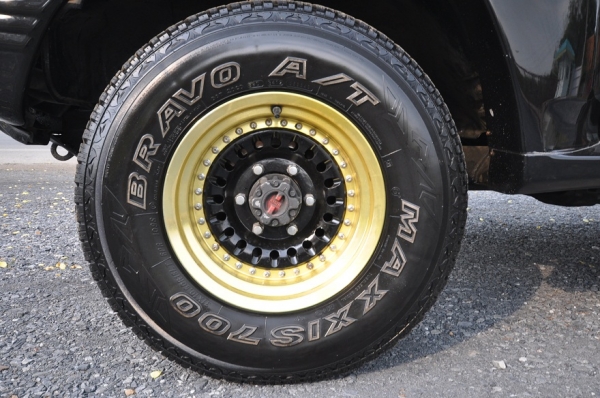 Mitsubishi .. pajero .... 3 ประตู ..... เปิดประทุน ... ชุดเเต่งทั้งคัน