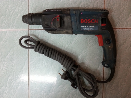 ขายสว่านไฟฟ้าระบบโรตารี่ยี่ห้อBOSCHรุ่นGBH2-23RE(650วัตต์)สภาพดีพร้อมใช้งานครับ