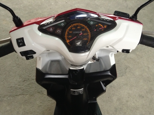 ขาย!!! ฮอนด้าคลิ๊กไอ หัวฉีด สภาพสวย ปี54 รถเครื่องดีคับ ทะเบียนครบ ภาษีไม่หมด