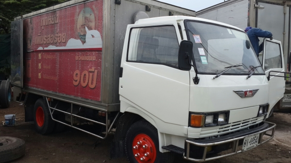 ขาย6ล้อฮีโน่ KM777 เครื่อง WO4D 117แรงม้า 4สูบ ยาว 4.20เมตร ตู้แห้ง พื้นตู้ปูแสตนเลส ยางดี6เส้น รถออกห้างแท้ๆ สภาพเดิมๆสวยมาก พร้อมใช้สุดๆ