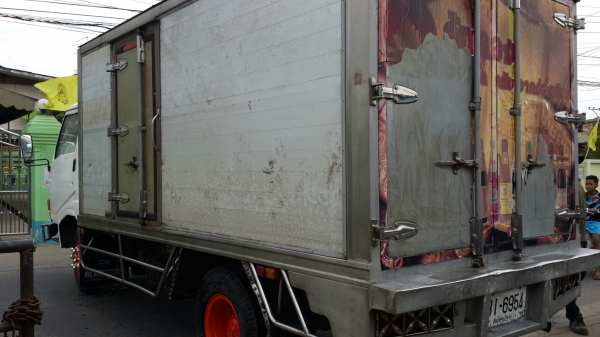 ขาย6ล้อฮีโน่ KM777 เครื่อง WO4D 117แรงม้า 4สูบ ยาว 4.20เมตร ตู้แห้ง พื้นตู้ปูแสตนเลส ยางดี6เส้น รถออกห้างแท้ๆ สภาพเดิมๆสวยมาก พร้อมใช้สุดๆ