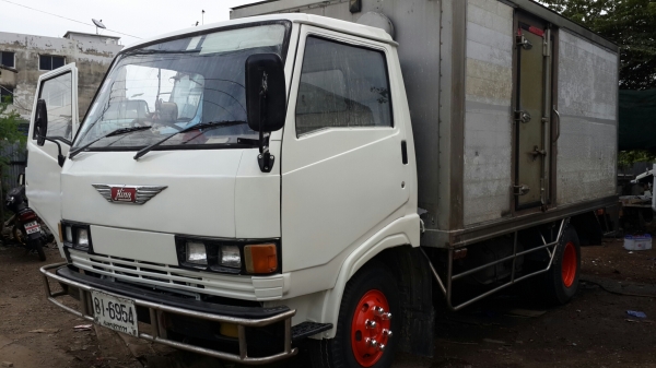 ขาย6ล้อฮีโน่ KM777 เครื่อง WO4D 117แรงม้า 4สูบ ยาว 4.20เมตร ตู้แห้ง พื้นตู้ปูแสตนเลส ยางดี6เส้น รถออกห้างแท้ๆ สภาพเดิมๆสวยมาก พร้อมใช้สุดๆ