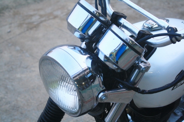 SR400 สีขาวเก็บงานแล้ว สรรพสามิตตัวจริง $ 69,000