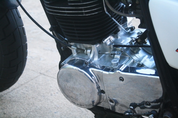 SR400 สีขาวเก็บงานแล้ว สรรพสามิตตัวจริง $ 69,000