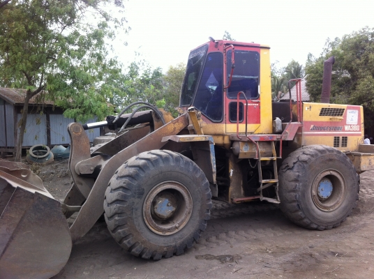 ขายรถตักล้อยางKOMATSU WA-380-1 รถใช้งาน พร้อมขาย ราคาย้อมๆ