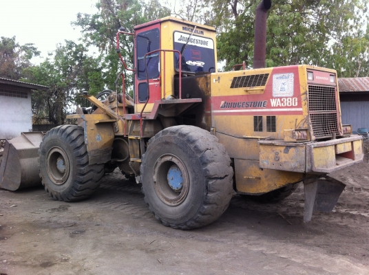ขายรถตักล้อยางKOMATSU WA-380-1 รถใช้งาน พร้อมขาย ราคาย้อมๆ