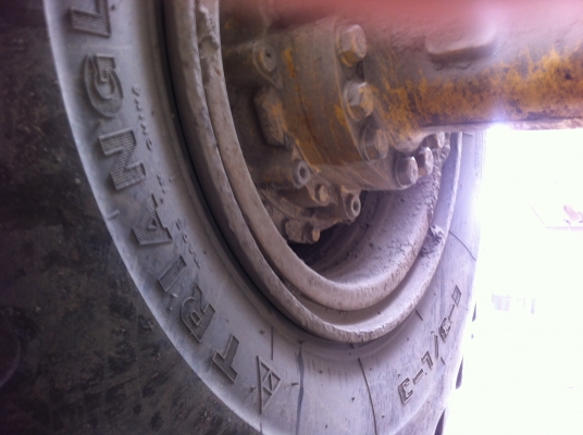 ขายรถตักล้อยางKOMATSU WA-380-1 รถใช้งาน พร้อมขาย ราคาย้อมๆ