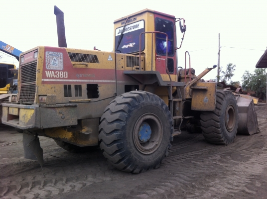 ขายรถตักล้อยางKOMATSU WA-380-1 รถใช้งาน พร้อมขาย ราคาย้อมๆ