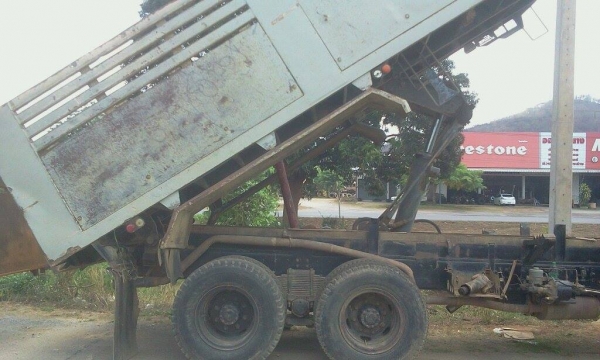 ขายรถบรรทุกสิบล้อดัมพ์ HINO 3M เครื่อง 240 แรง ดัมพ์เหล็ก ทะเบียนพร้อม