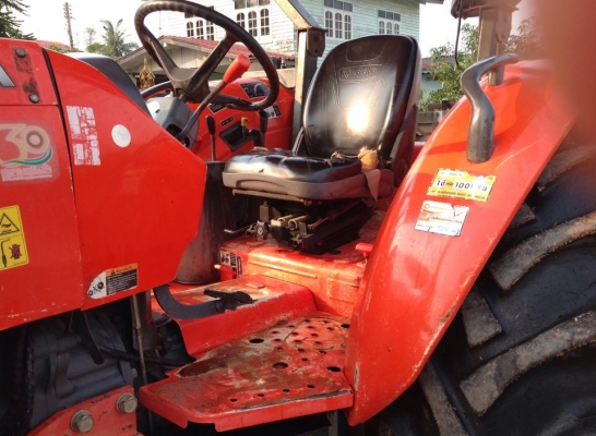 เเทรกเตอร์คูโบต้า M70  เดิมๆทั้งคัน พร้อมใช้งาน  ขายพร้อใบดันหน้า