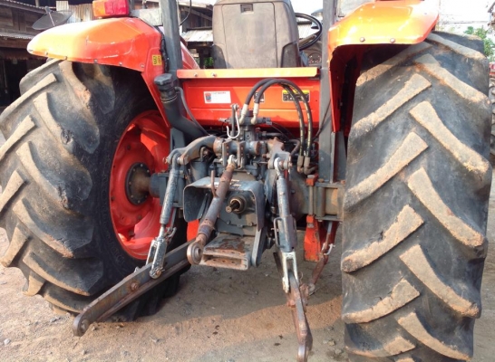 เเทรกเตอร์คูโบต้า M70  เดิมๆทั้งคัน พร้อมใช้งาน  ขายพร้อใบดันหน้า