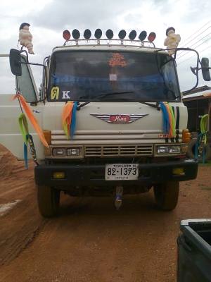 ขาย HINO 227 เครื่อง EM 100  220 แรง ยางดี ครัชซีสวย แอร์เย็น เบรคทิฟฟี สภาพพร้อมใช้